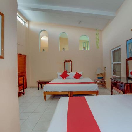 Oyo Hotel Casa Ada Zihuatanejo Exteriör bild